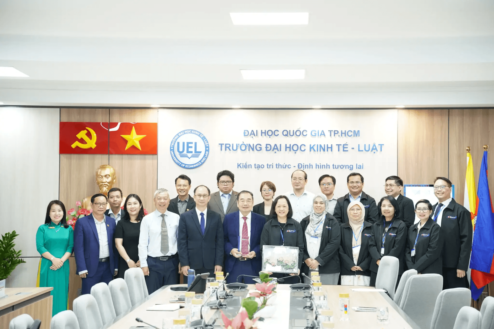 ĐHQG-HCM khai mạc đợt đánh giá ngoài cấp chương trình đào tạo theo tiêu chuẩn AUN-QA tại Trường ĐH Kinh tế – Luật