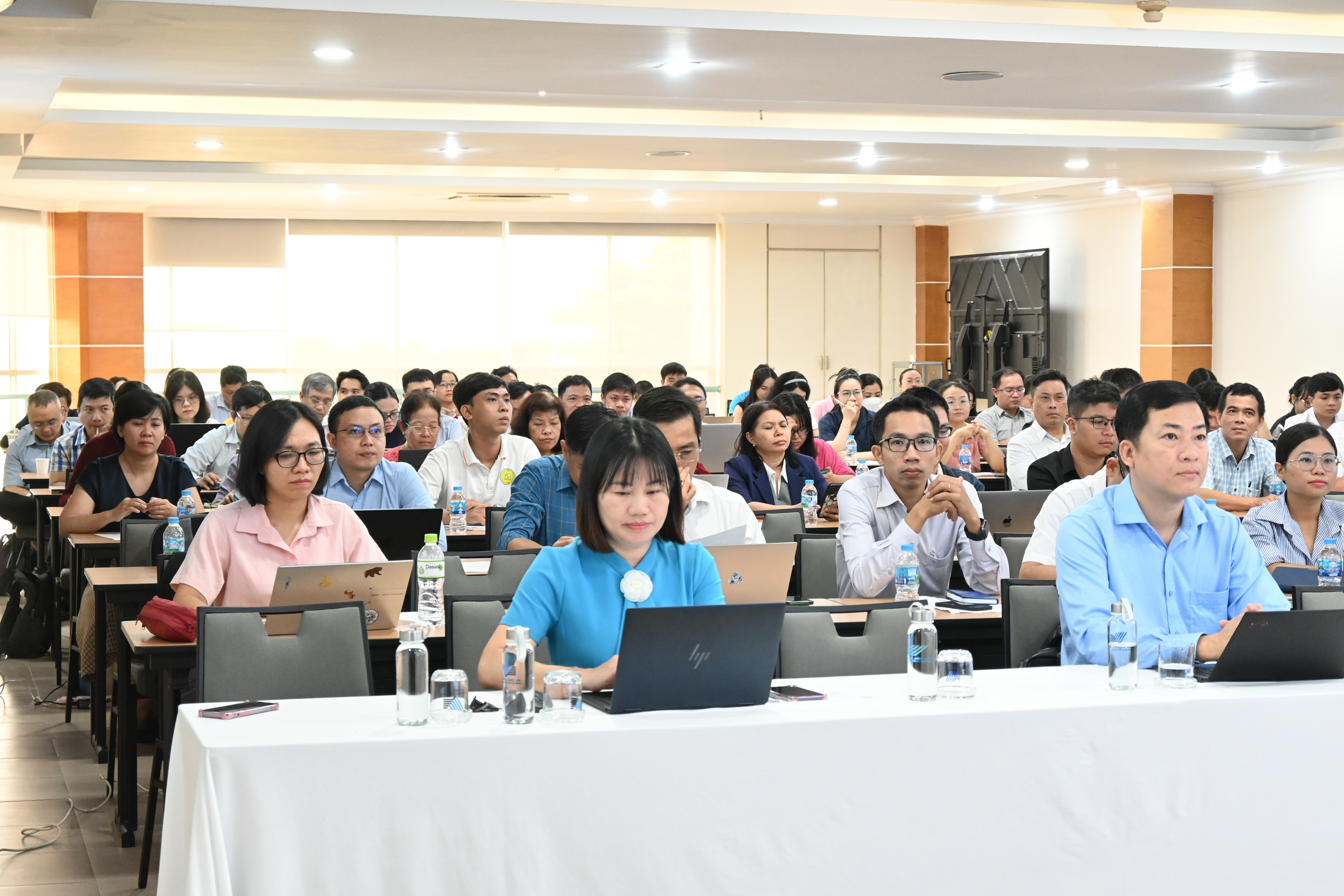 Hơn 100 viên chức tham dự tập huấn về bảo đảm chất lượng bên trong tại ĐHQG-HCM và kiểm định chất lượng cơ sở giáo dục đại học
