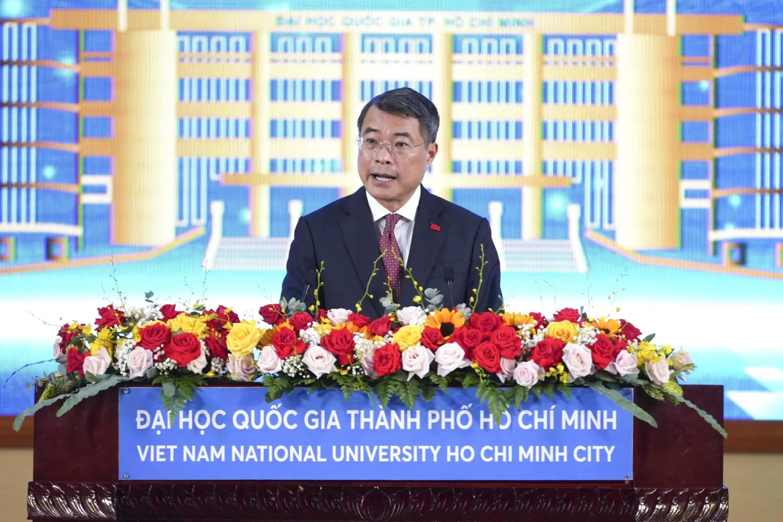 Thủ tướng Lê Minh Hưng: Tạo cơ chế đặc thù để ĐHQG-HCM phát triển theo mô hình đại học nghiên cứu đẳng cấp thế giới *