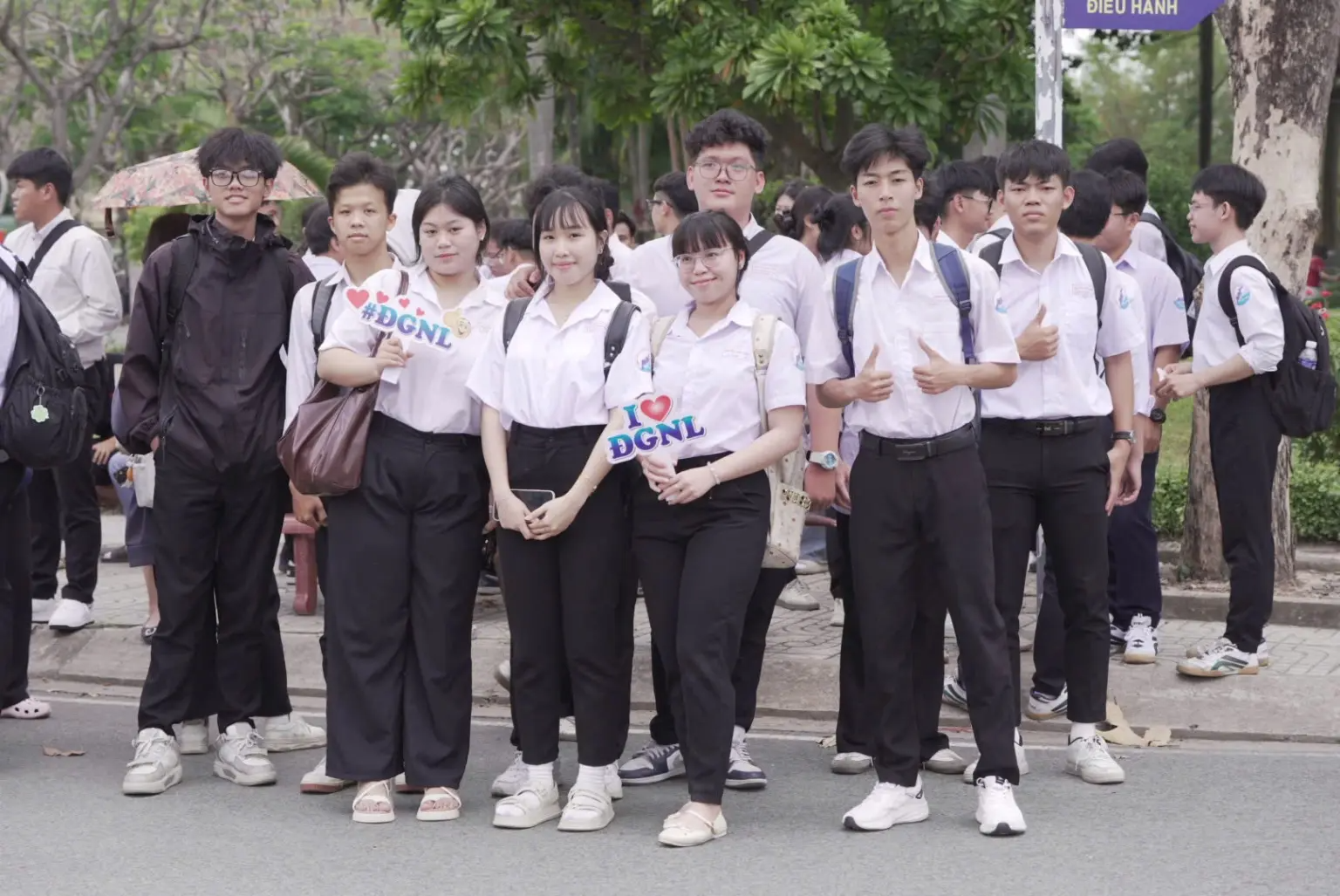 DGNL02-01-1536x1027.png (2.46 MB)