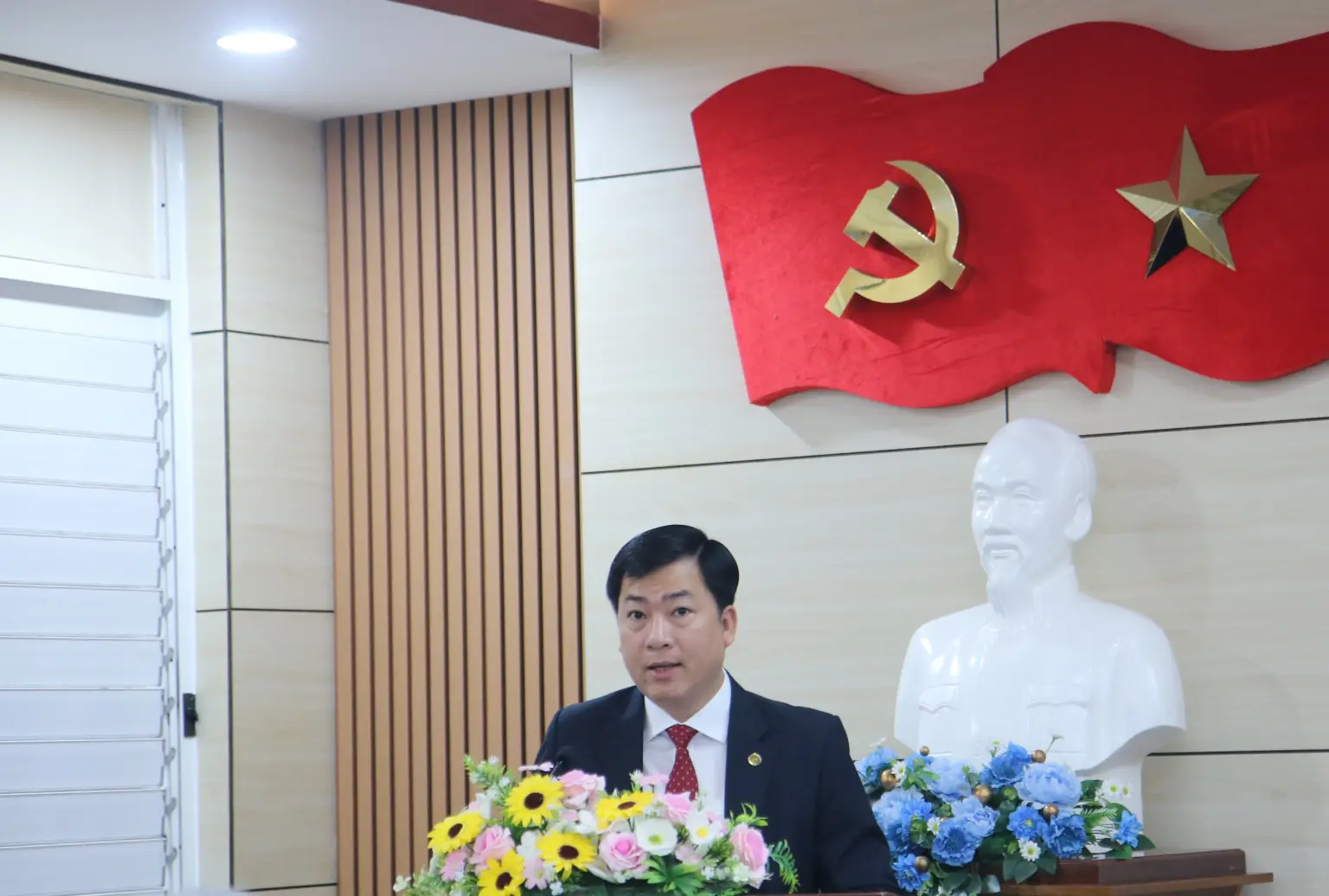 TS Nguyen Huu Tri.png (1.49 MB)