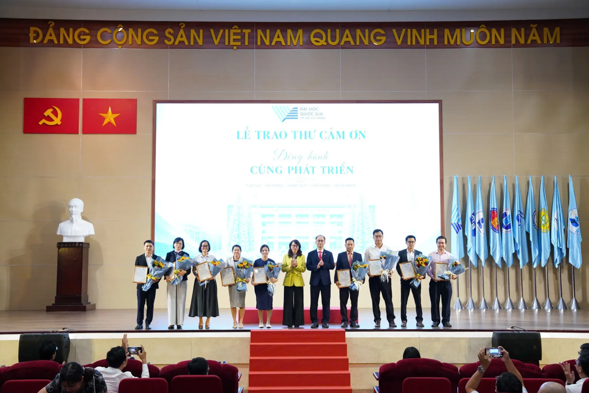 vnuhcm_17526_3.png (2.94 MB)