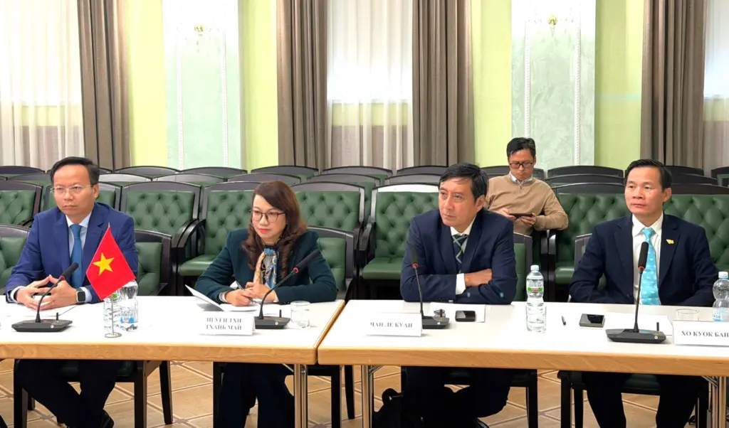 ĐHQG-HCM_09_9_26_04.png (891 KB)