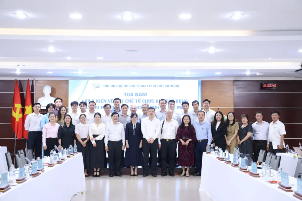 ĐHQG-HCM_011026_2.png (772 KB)