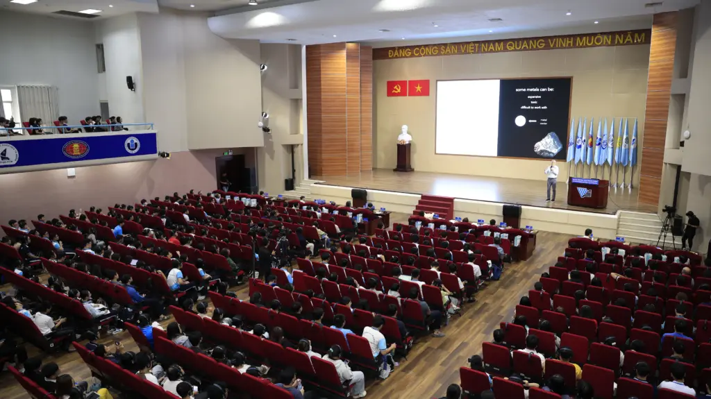 ĐHQG-HCM_011026_2_1.png (1.02 MB)