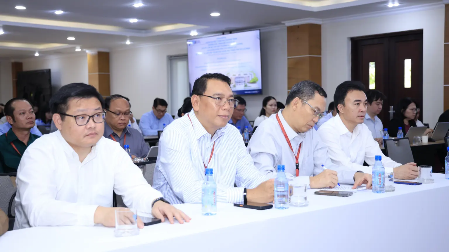 ĐHQG-HCM_161026_2.png (1.38 MB)